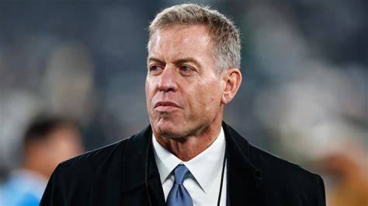 Is Troy Aikman Gay? A Comprehensive Exploration of the NFL Legend's Personal Life